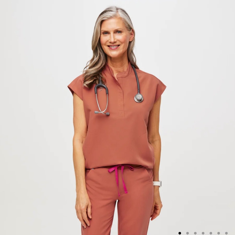 Terra-cotta figs scrub top LIMITED EDITION COLOR
